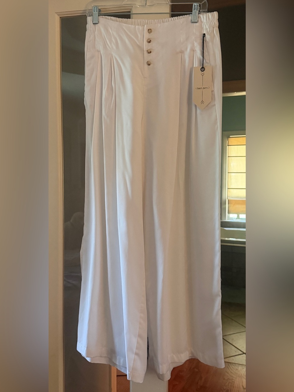 Nwt’s Banjara White Wide-Leg Pants. Med.